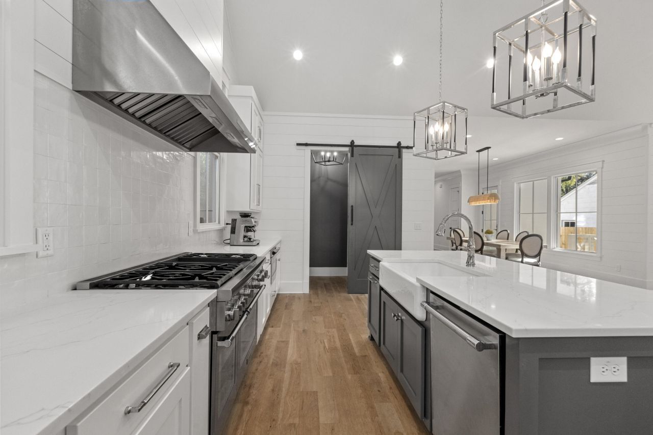 680 Atlantic Street Photo 12