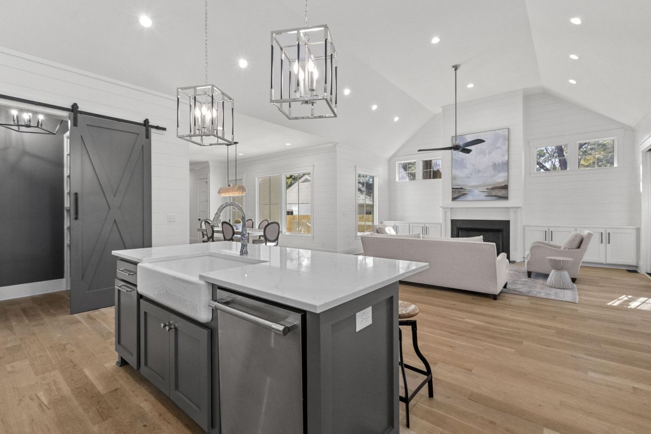 680 Atlantic Street Photo 14