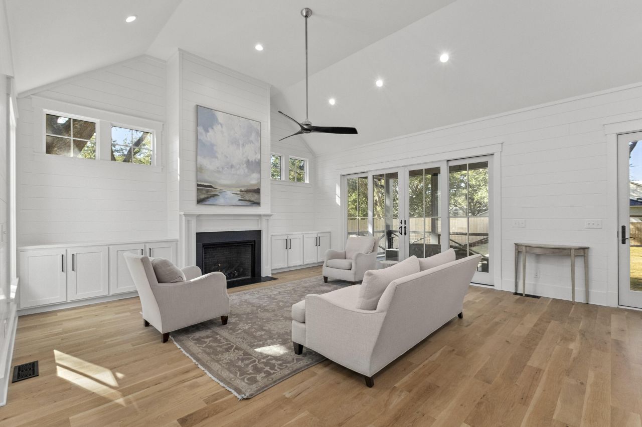 680 Atlantic Street Photo 16