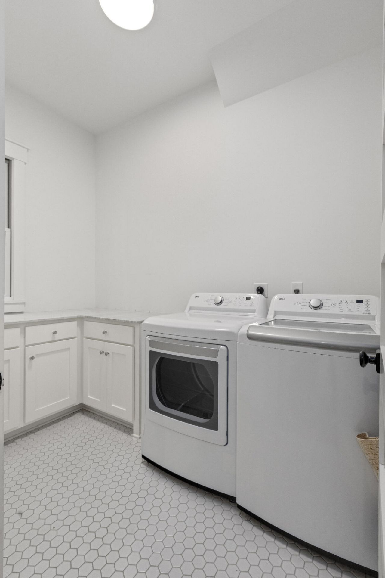 680 Atlantic Street Photo 29