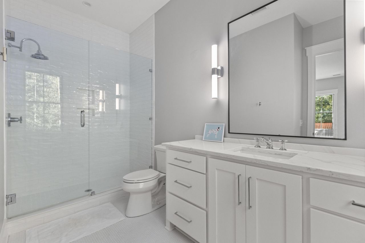 680 Atlantic Street Photo 38