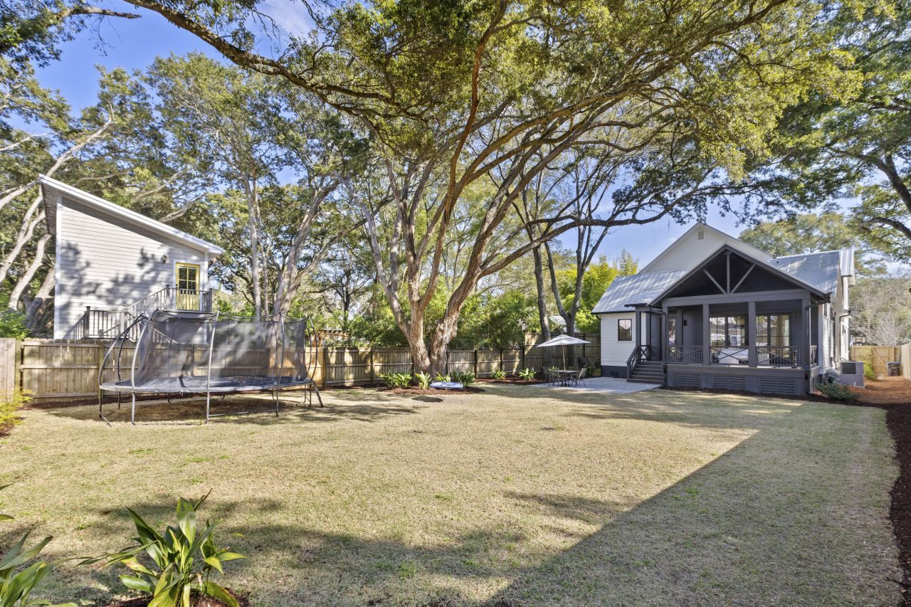 680 Atlantic Street Photo 49