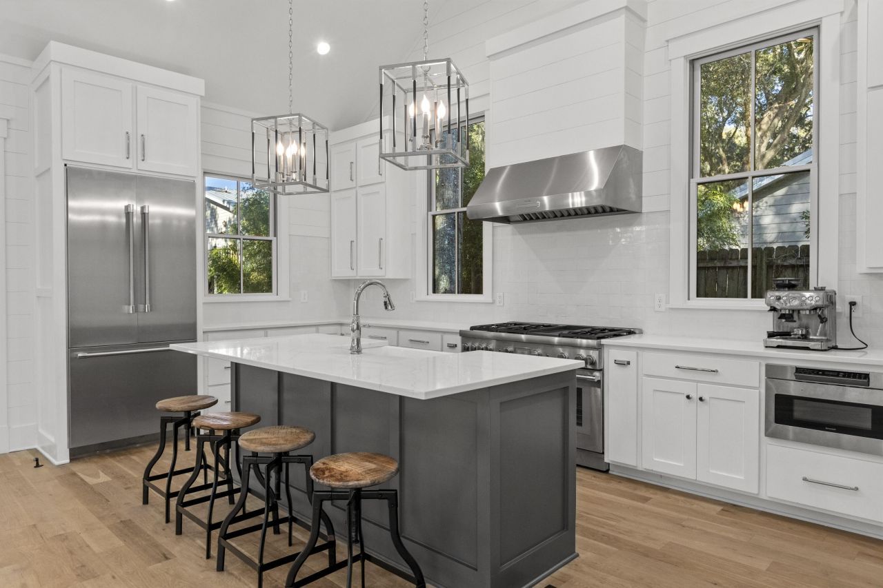 680 Atlantic Street Photo 9