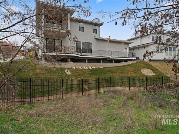 410 W Sand Dune Ln, Boise, ID 83702