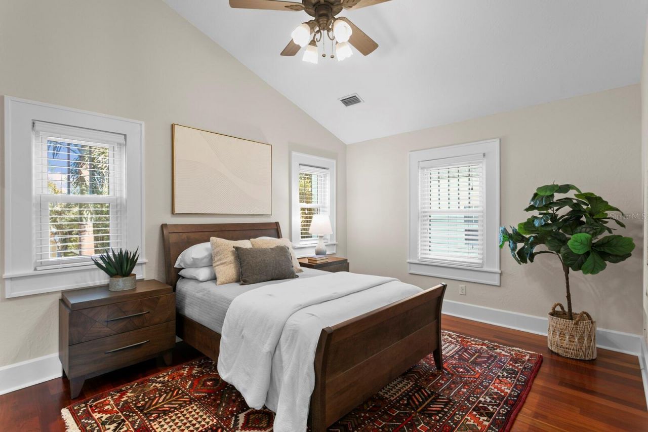 446 13th Avenue Ne, Saint Petersburg, FL 33704 Photo