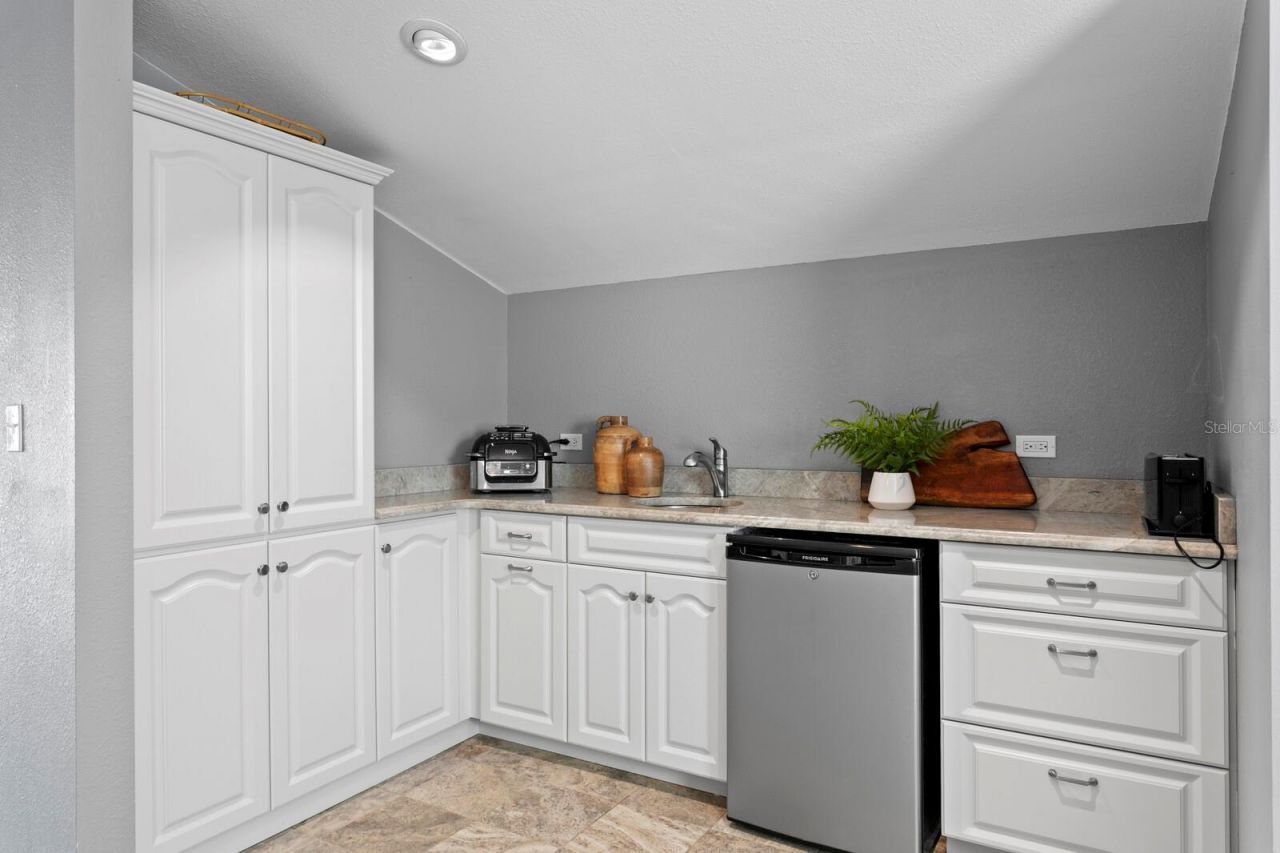 446 13th Avenue Ne, Saint Petersburg, FL 33704 Photo