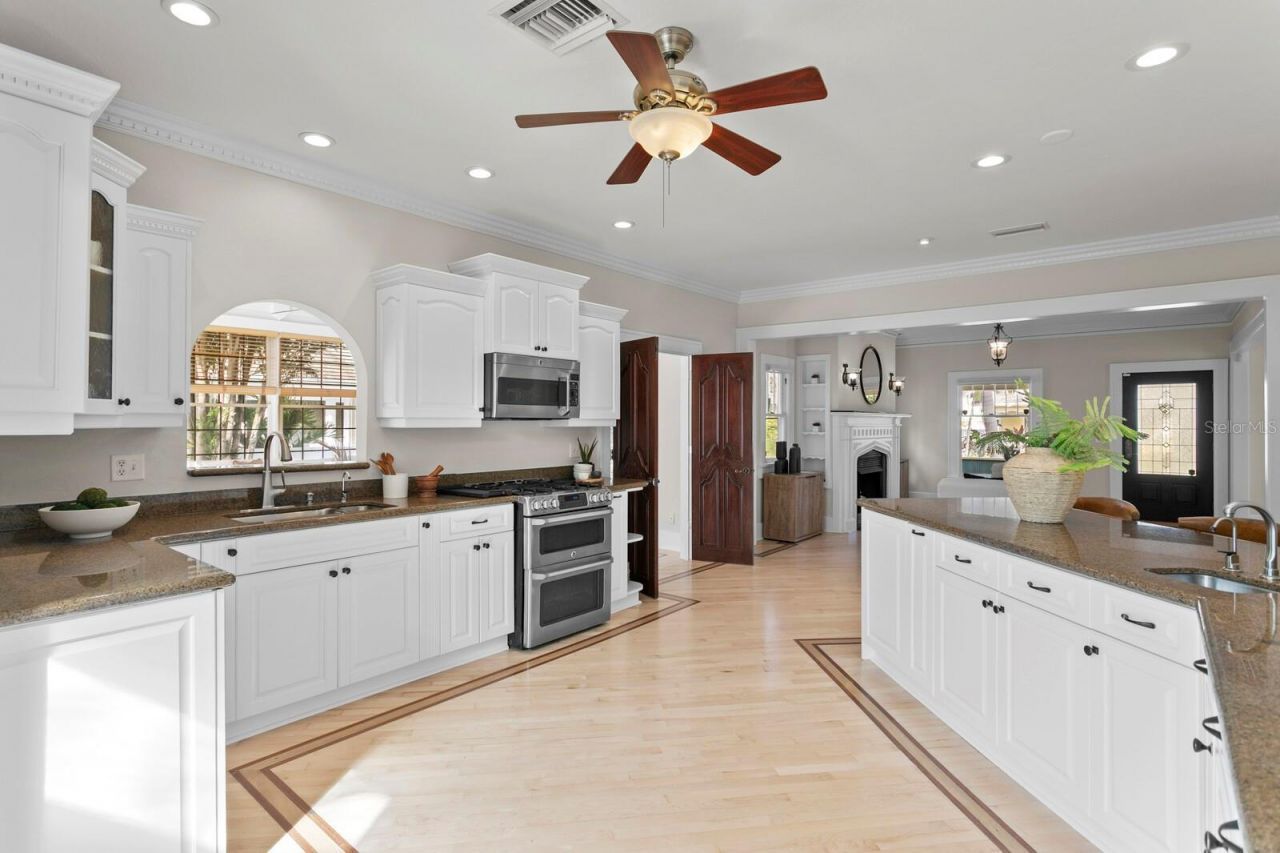 446 13th Avenue Ne, Saint Petersburg, FL 33704 Photo