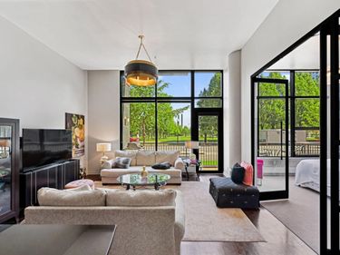 215 10th Avenue S, Unit 112, Minneapolis, MN 55415