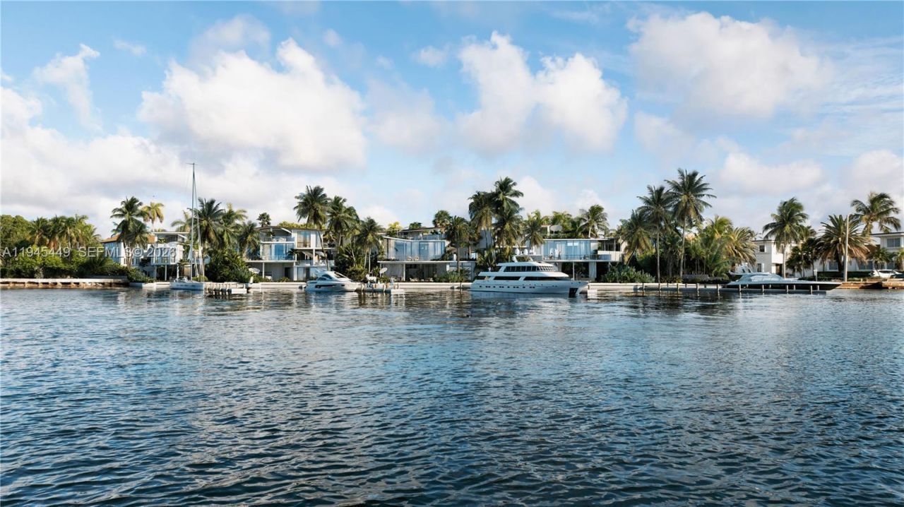 7101 NE 10th Ave, Miami, FL 33138 Photo