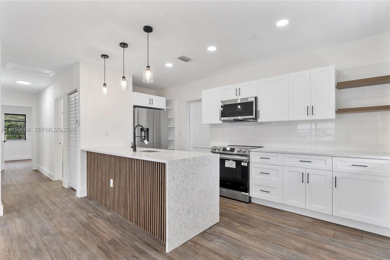 1950 NW 57th St, Miami, FL 33142 Photo