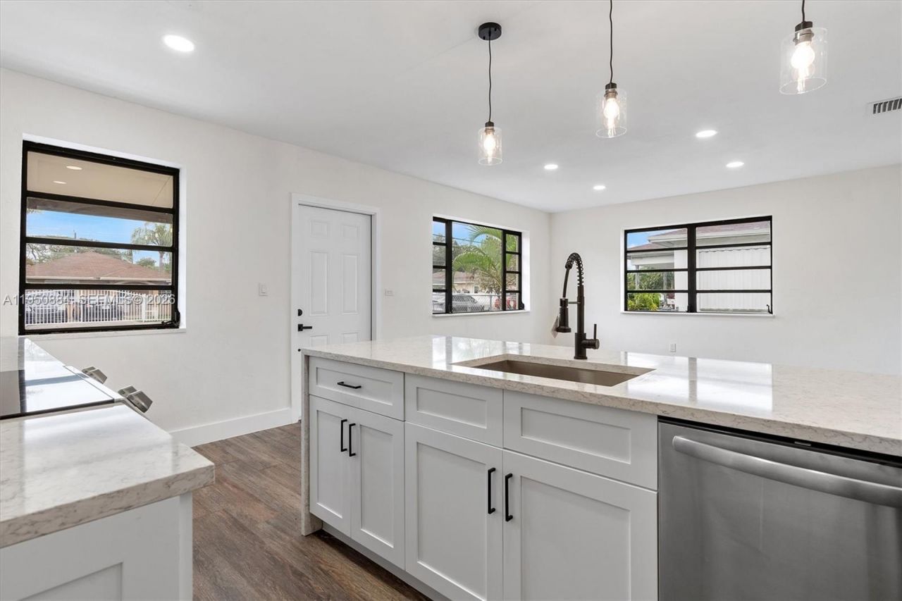 1950 NW 57th St, Miami, FL 33142 Photo