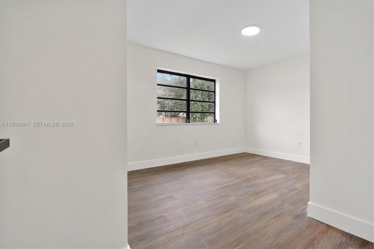 1950 NW 57th St, Miami, FL 33142 Photo