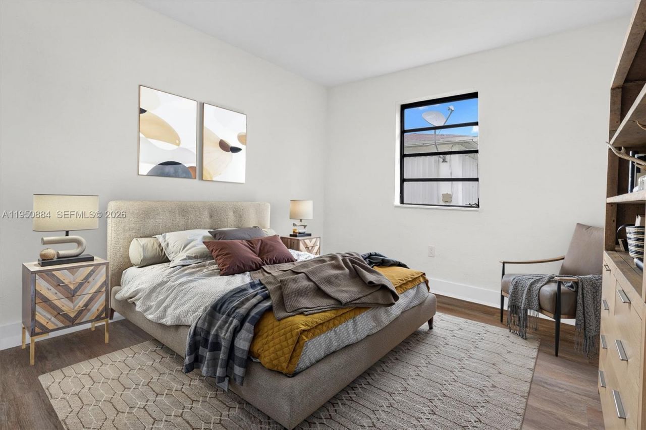 1950 NW 57th St, Miami, FL 33142 Photo