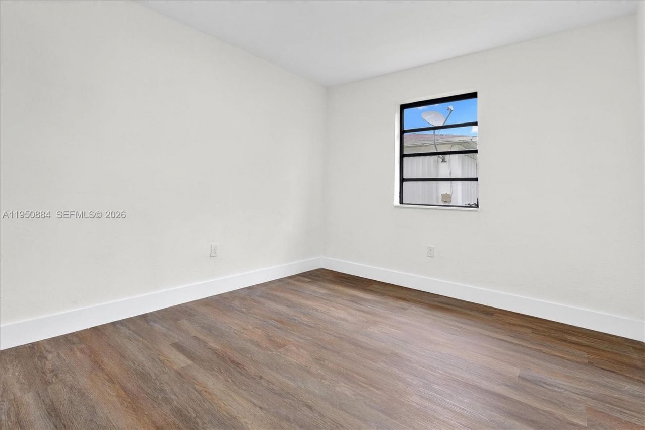 1950 NW 57th St, Miami, FL 33142 Photo