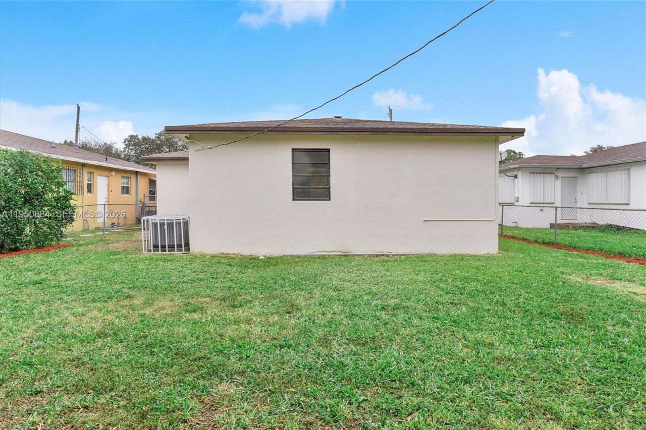 1950 NW 57th St, Miami, FL 33142 Photo