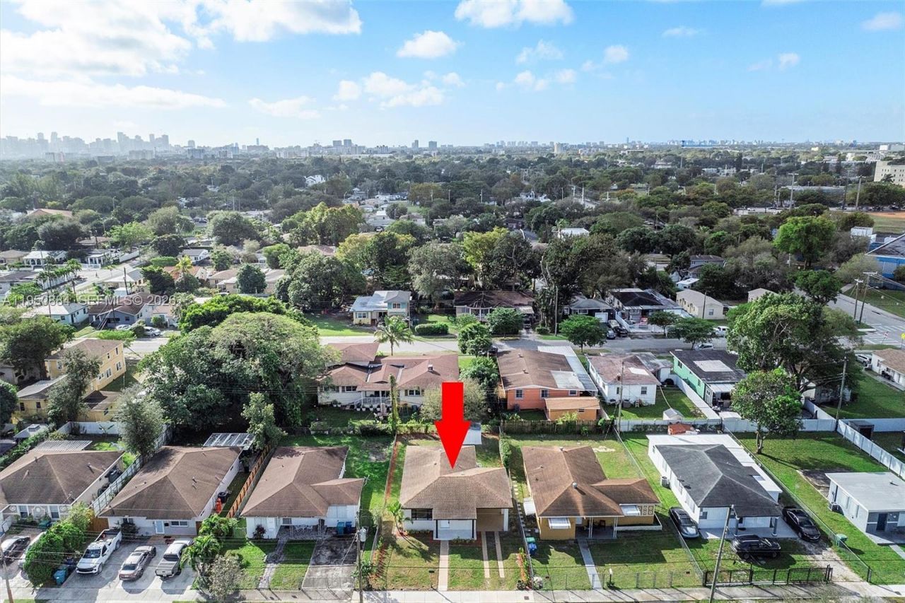 1950 NW 57th St, Miami, FL 33142 Photo