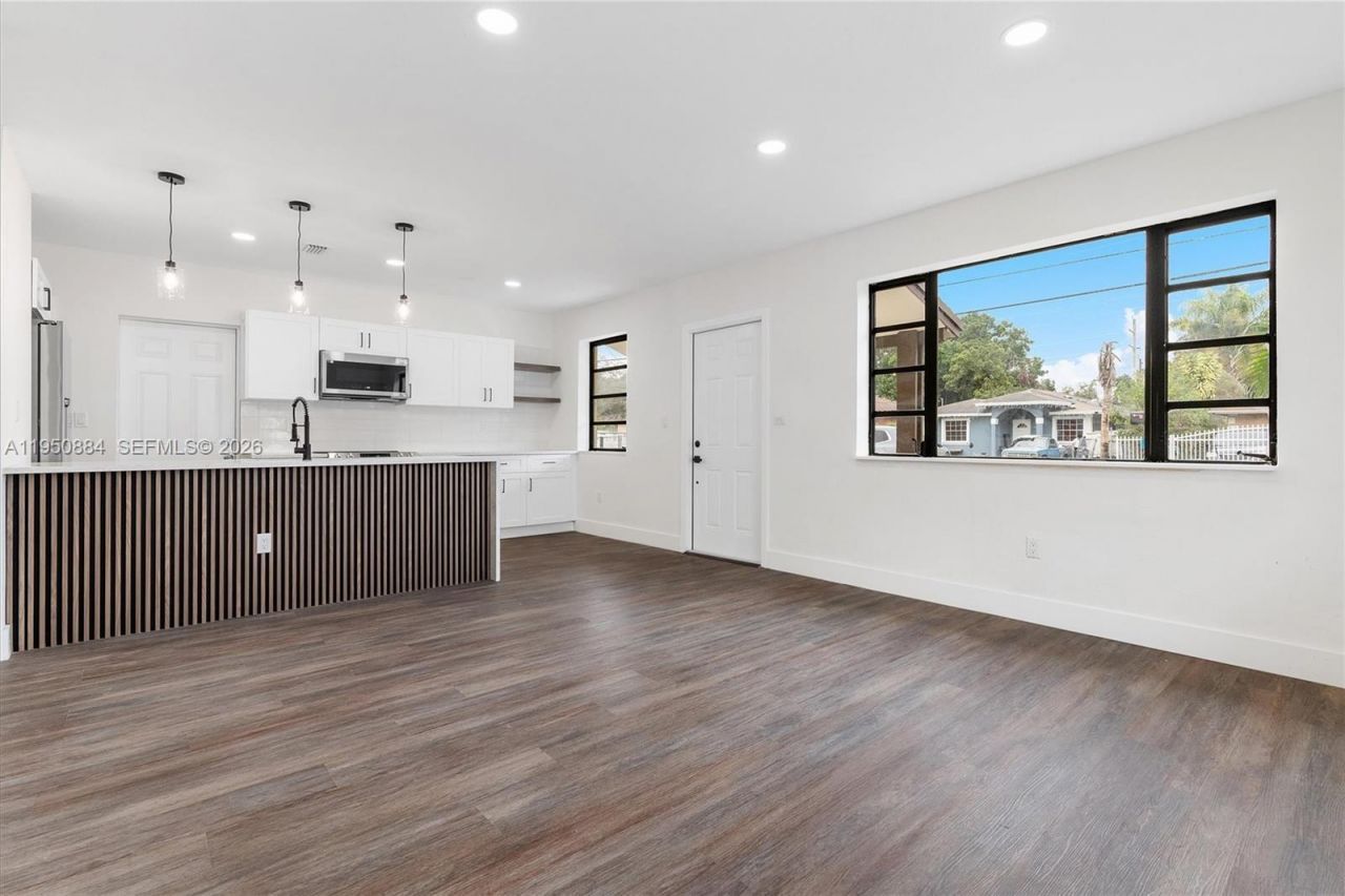 1950 NW 57th St, Miami, FL 33142 Photo