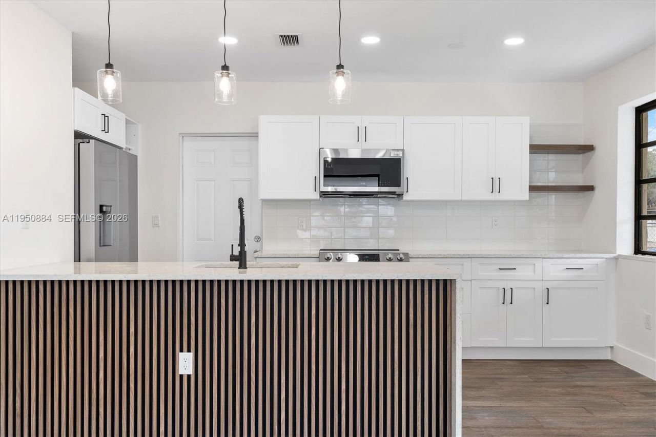 1950 NW 57th St, Miami, FL 33142 Photo