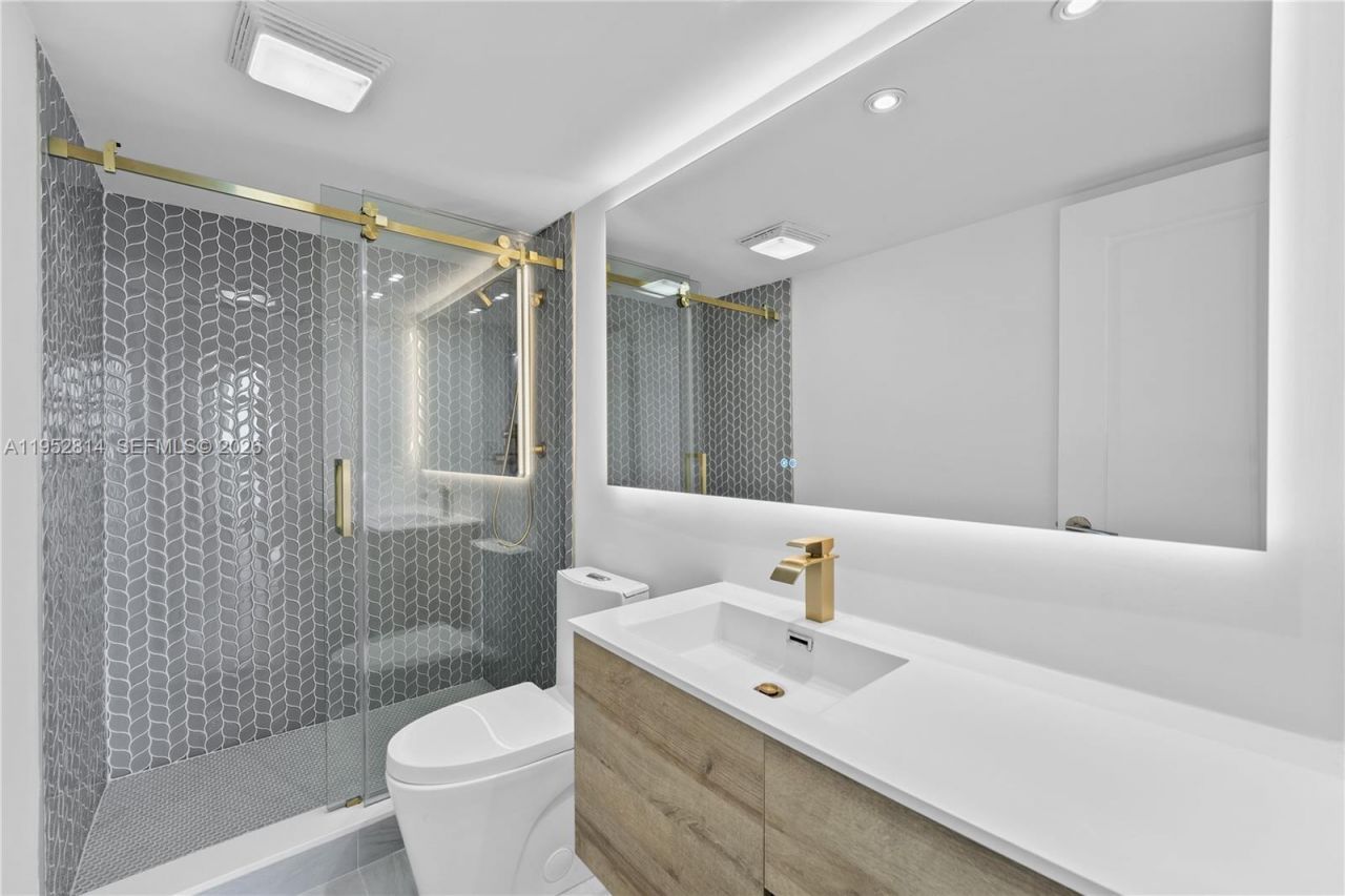 10275 Collins Ave , Unit 1035, Bal Harbour, FL 33154 Photo