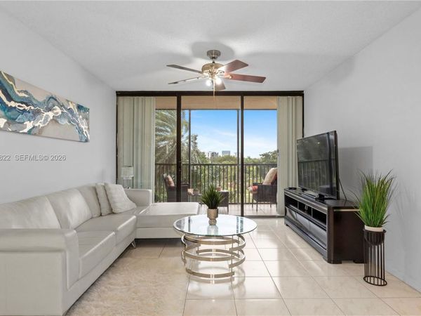 20379 W Country Club Dr, Unit 532, Aventura, FL 33180