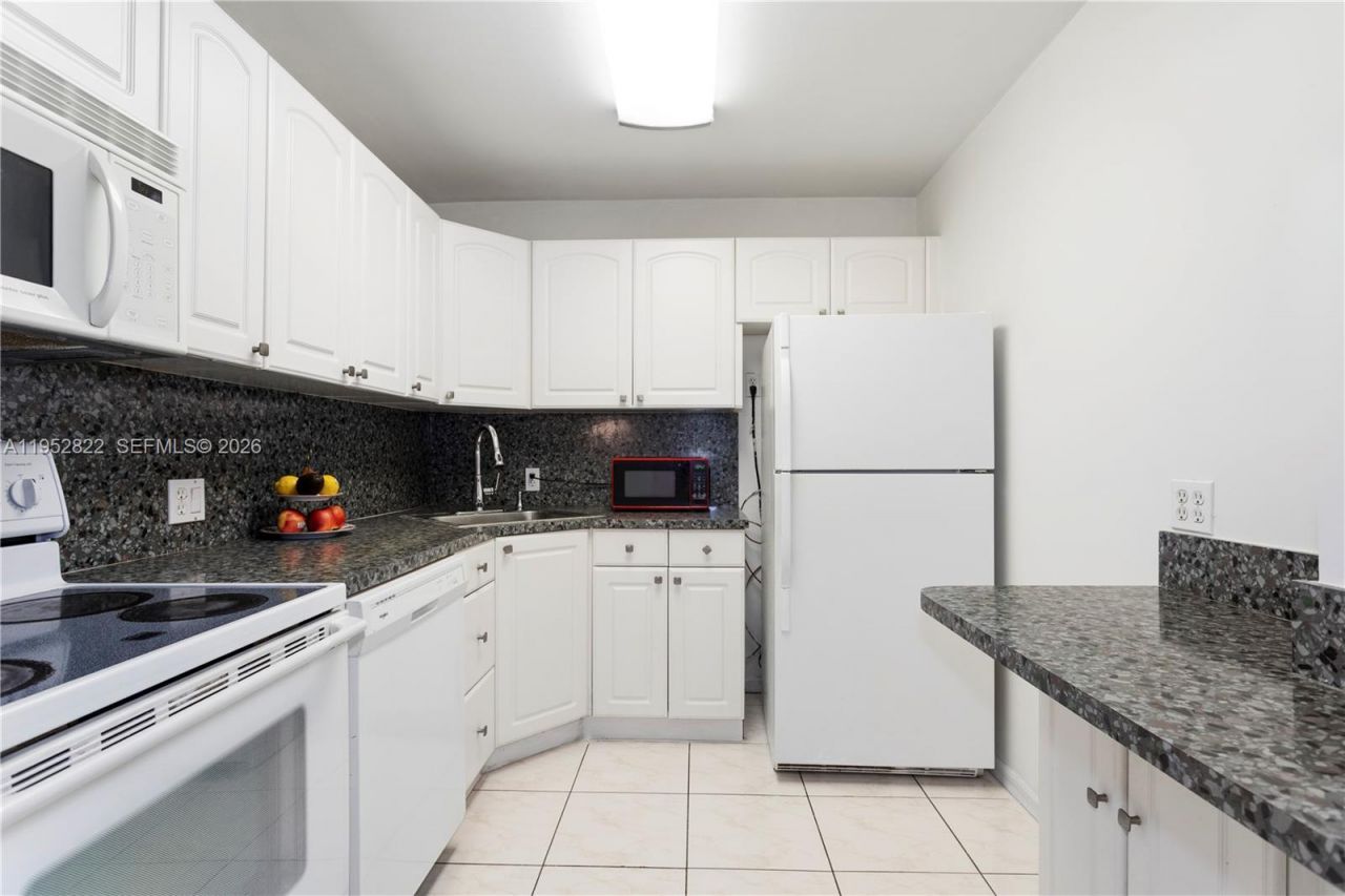 20379 W Country Club Dr, Unit 532, Aventura, FL 33180 Photo