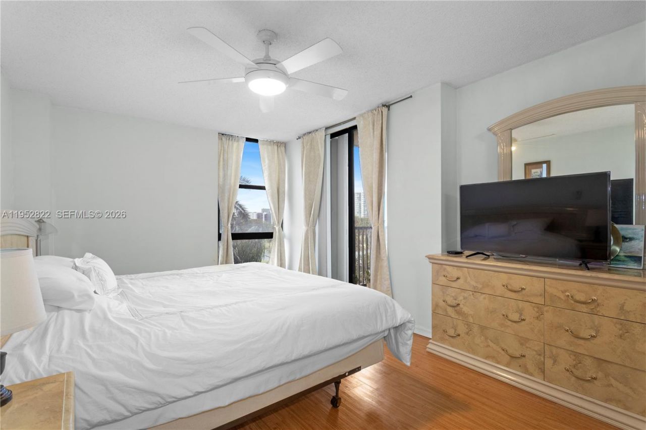 20379 W Country Club Dr, Unit 532, Aventura, FL 33180 Photo