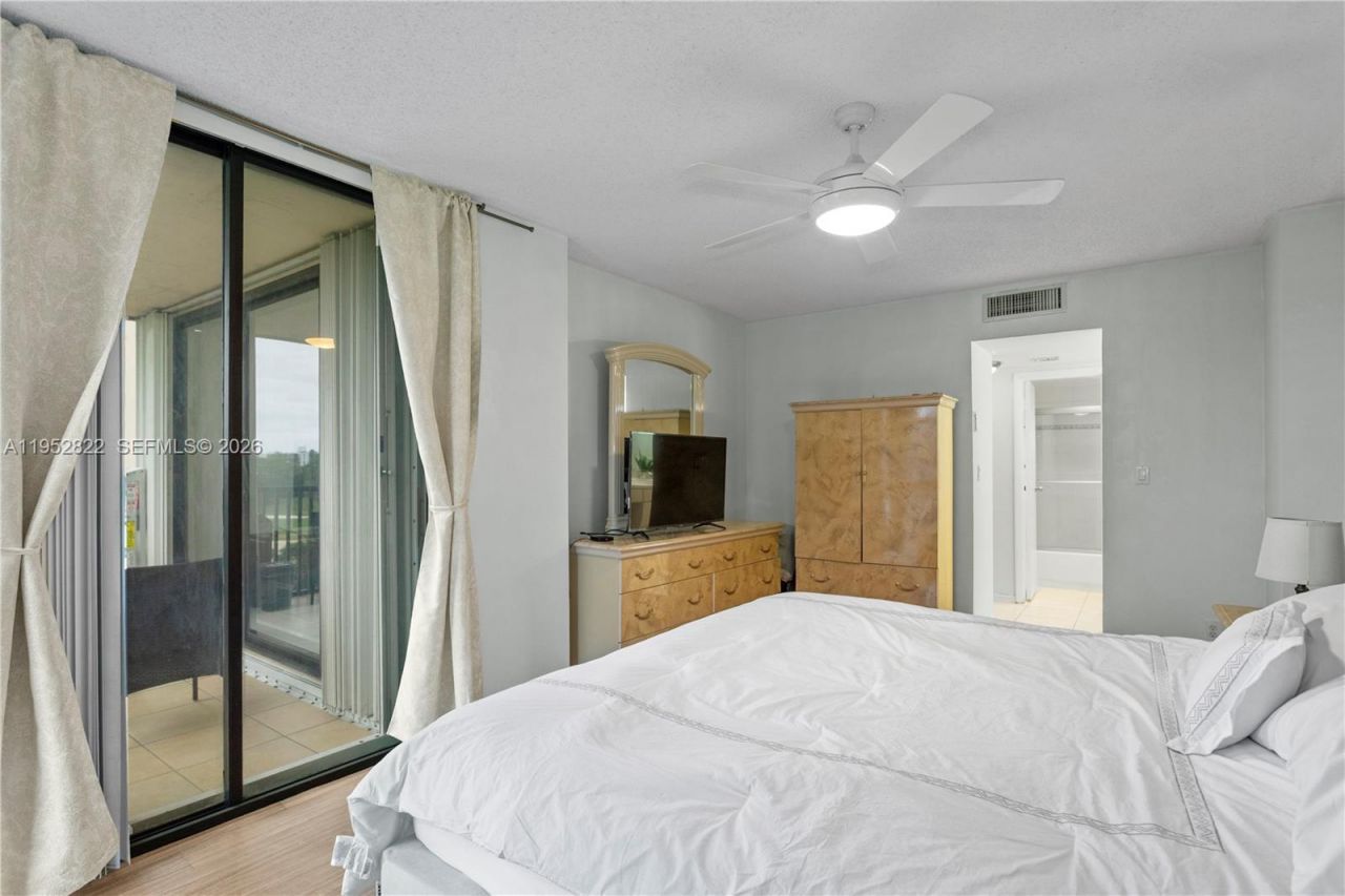 20379 W Country Club Dr, Unit 532, Aventura, FL 33180 Photo