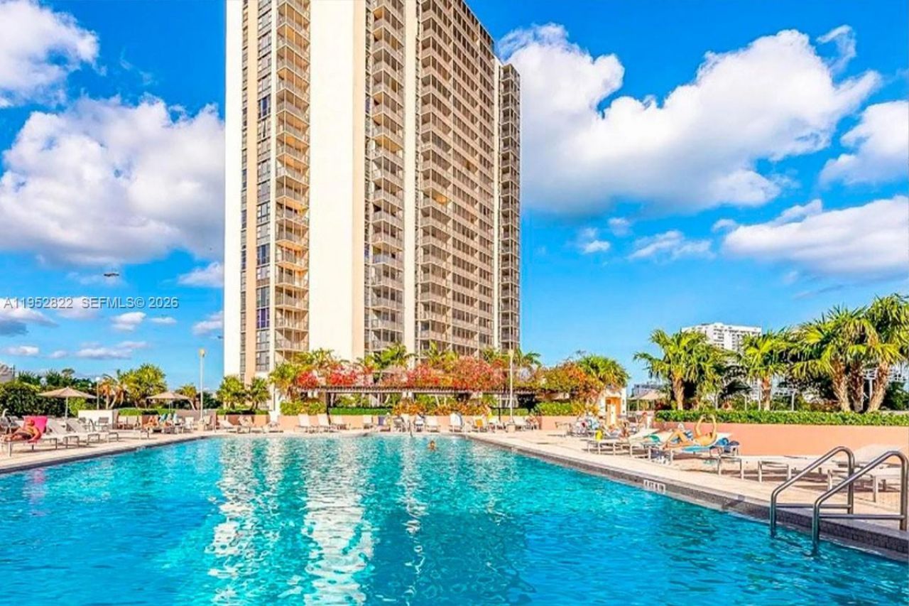 20379 W Country Club Dr, Unit 532, Aventura, FL 33180 Photo