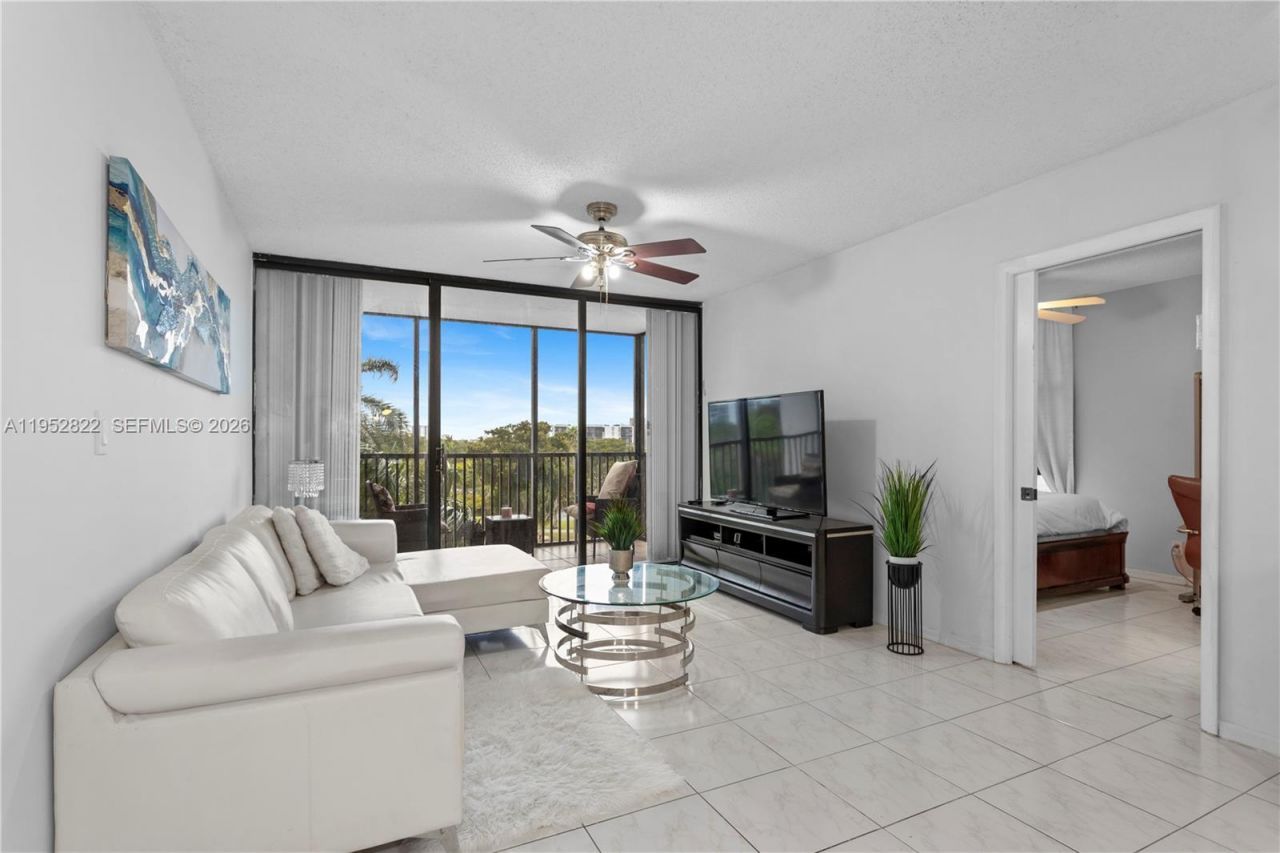 20379 W Country Club Dr, Unit 532, Aventura, FL 33180 Photo