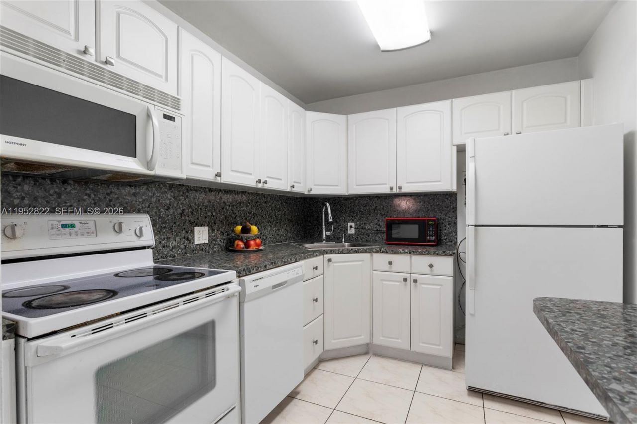 20379 W Country Club Dr, Unit 532, Aventura, FL 33180 Photo