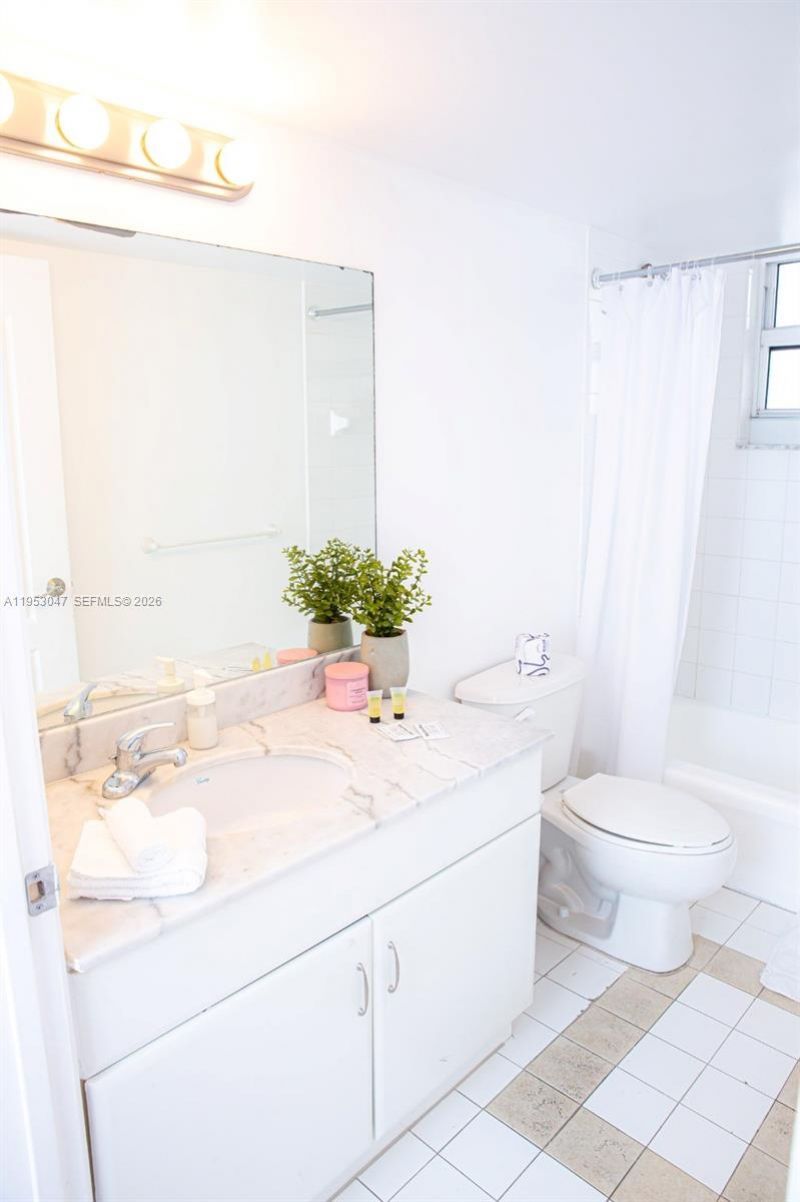 1200 Brickell Bay Dr, Unit 1901, Miami, FL 33131 Photo