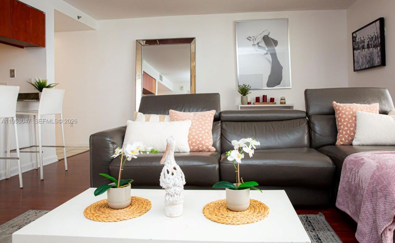 1200 Brickell Bay Dr, Unit 1901, Miami, FL 33131 Photo