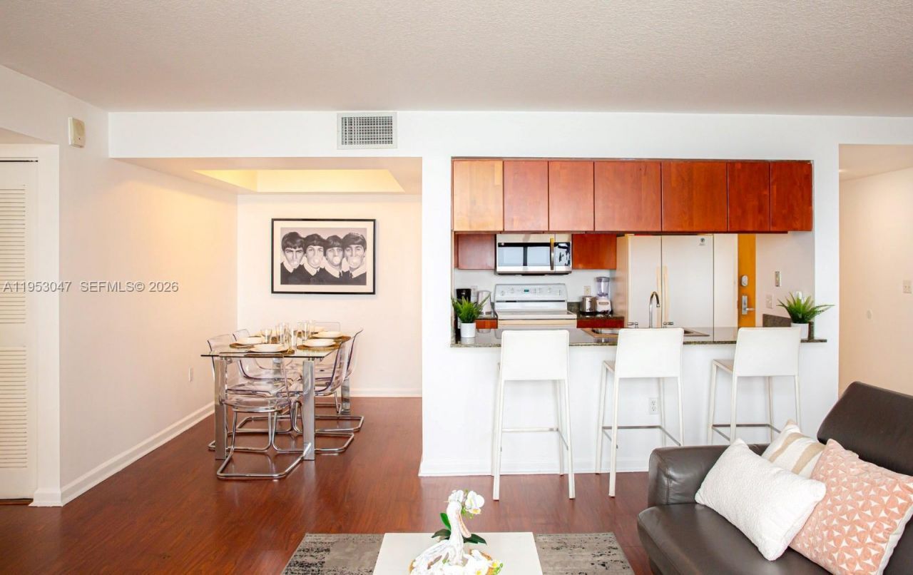 1200 Brickell Bay Dr, Unit 1901, Miami, FL 33131 Photo