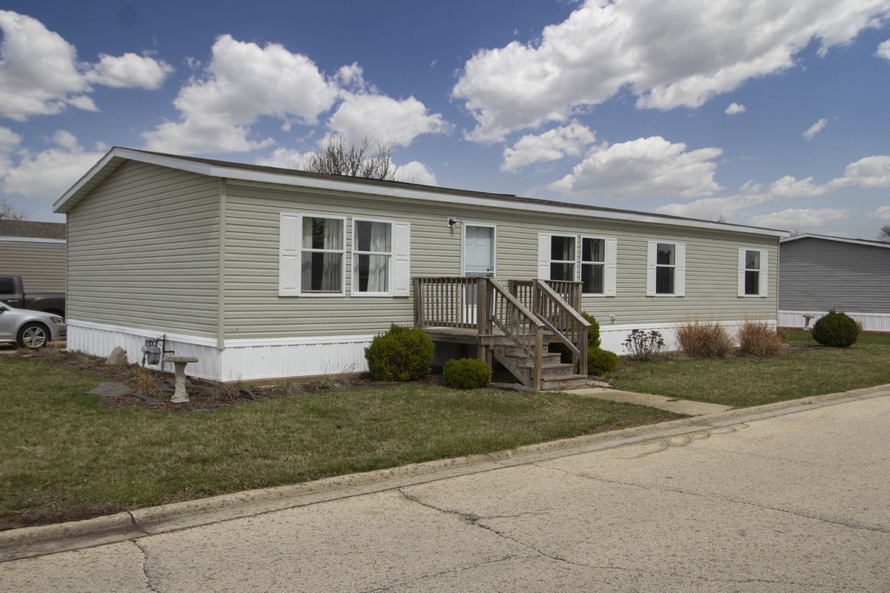 1 Saint Francis Drive, Bourbonnais, IL 60914 Main Photo