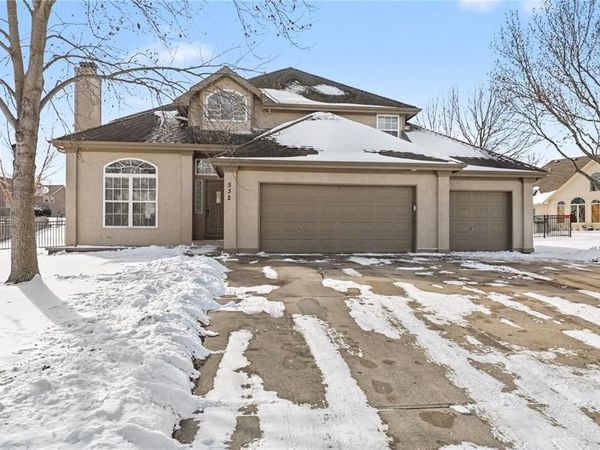 532 SE Asheville Drive, Lee's Summit, MO 64063