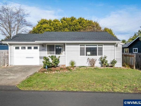 1109 SW 15TH St, Lincoln City, OR 97367