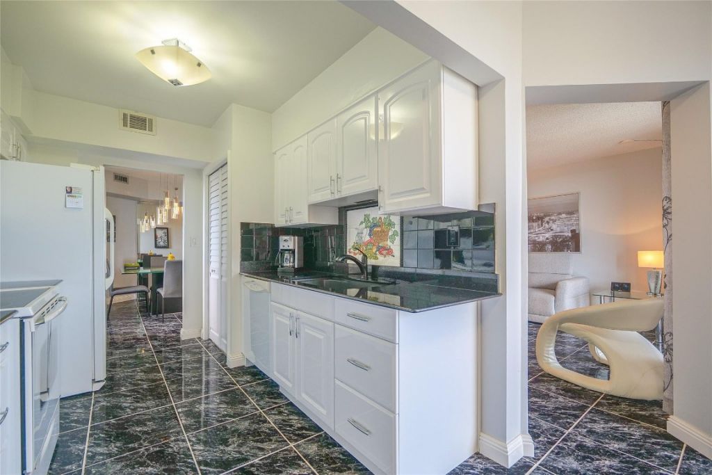 7100 Radice Court, Unit 708, Lauderhill, FL 33319 Photo