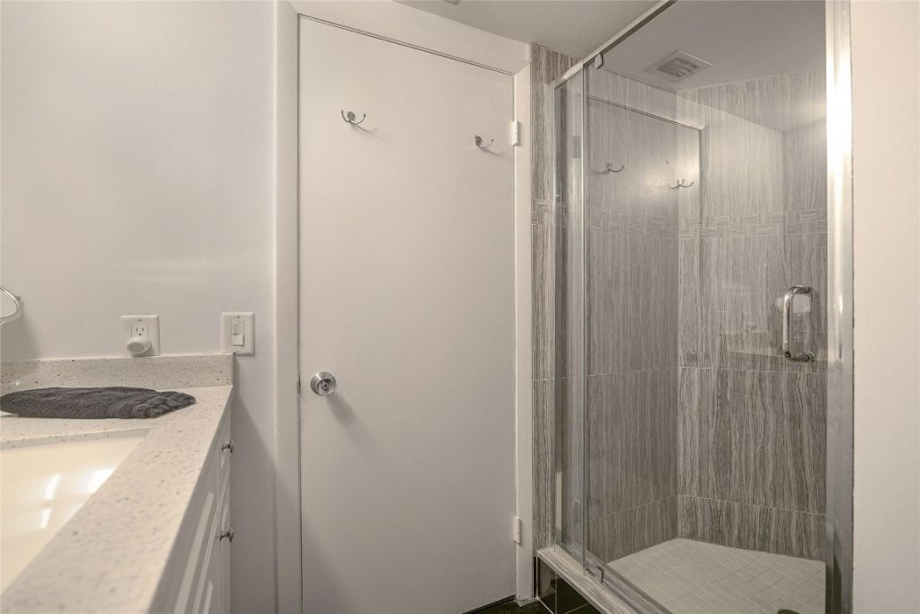 7100 Radice Court, Unit 708, Lauderhill, FL 33319 Photo