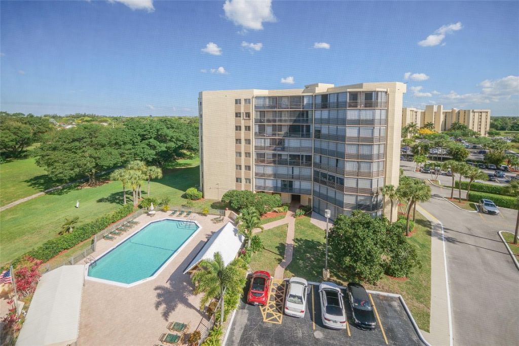 7100 Radice Court, Unit 708, Lauderhill, FL 33319 Photo