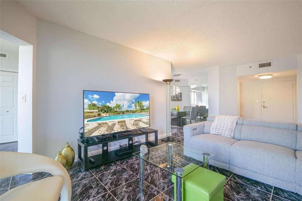 7100 Radice Court, Unit 708, Lauderhill, FL 33319 Photo