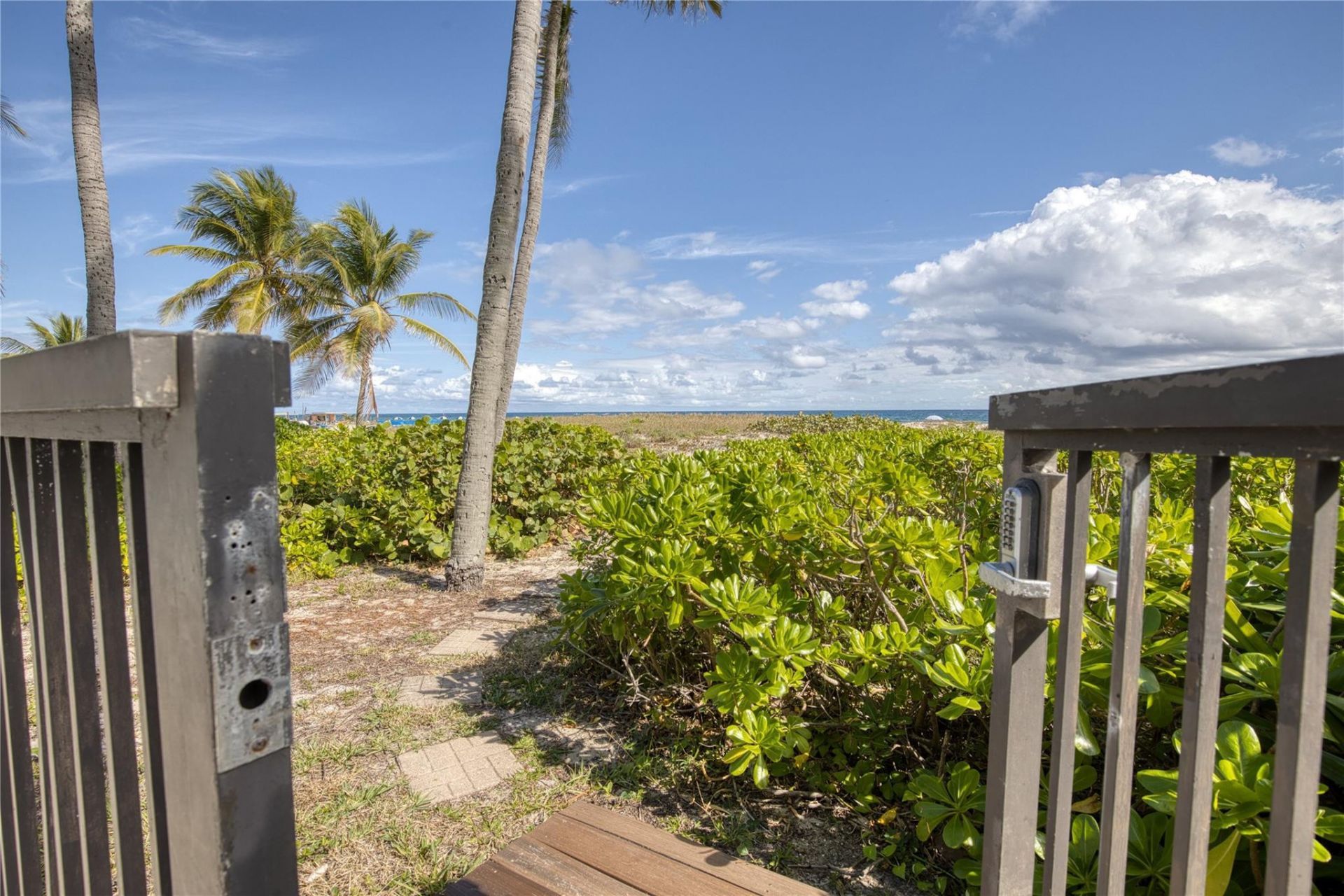 520 N Ocean Boulevard, Unit 13, Pompano Beach, FL 33062 Photo