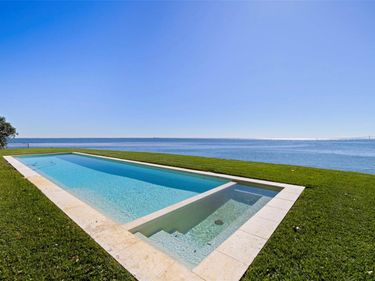 218 COLONY POINT ROAD S, ST PETERSBURG, FL 33705