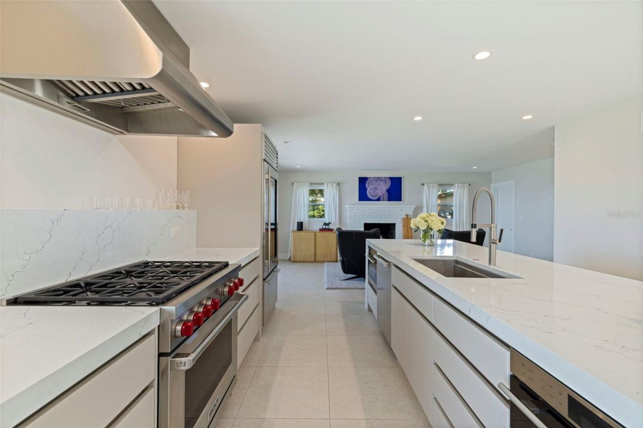 218 Colony Point Road S, Saint Petersburg, FL 33705 Photo