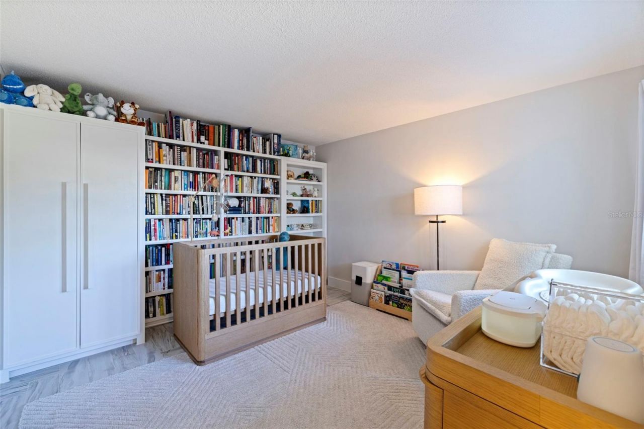 218 Colony Point Road S, Saint Petersburg, FL 33705 Photo