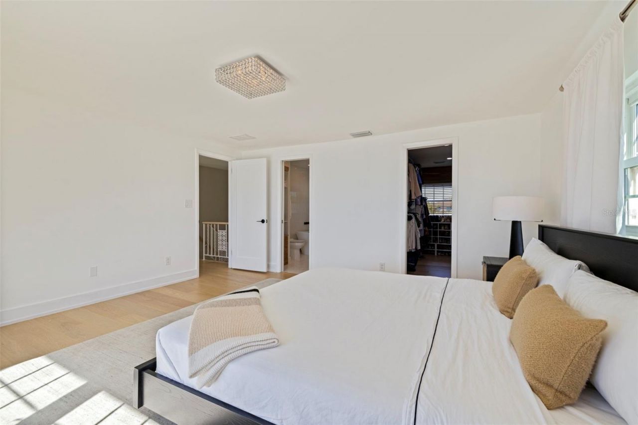 218 Colony Point Road S, Saint Petersburg, FL 33705 Photo