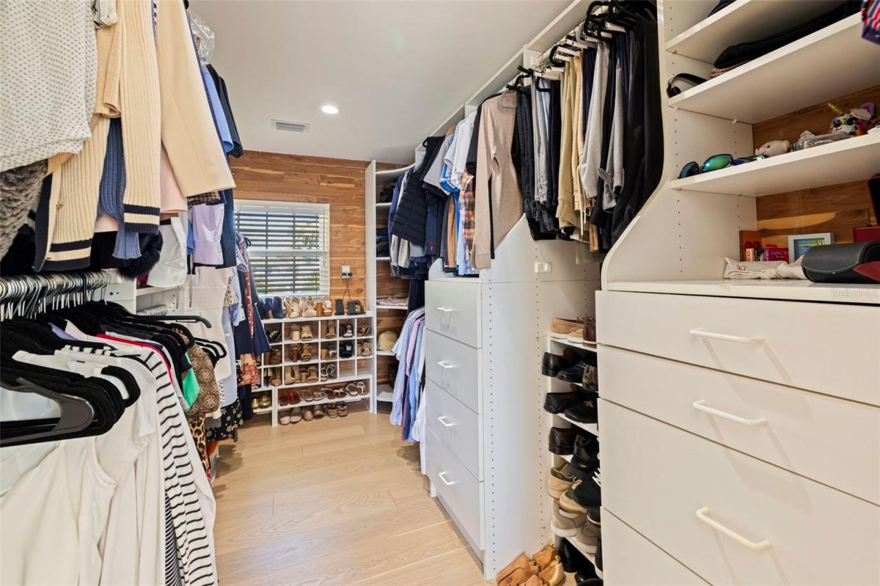 218 Colony Point Road S, Saint Petersburg, FL 33705 Photo