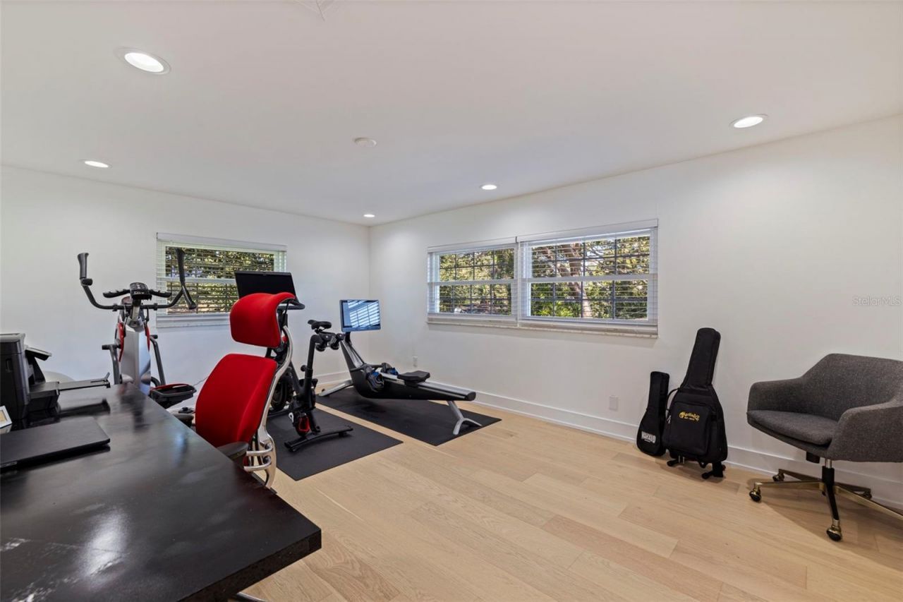 218 Colony Point Road S, Saint Petersburg, FL 33705 Photo