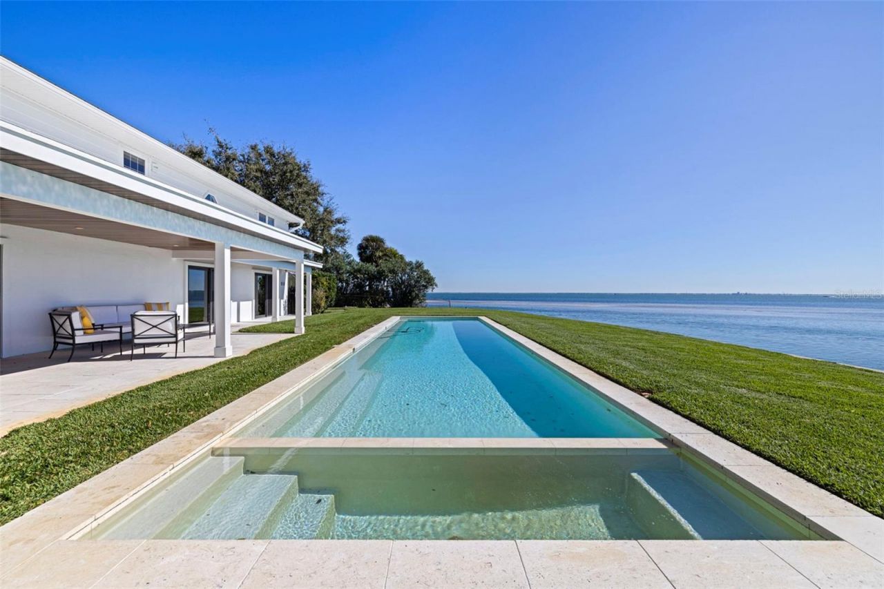 218 Colony Point Road S, Saint Petersburg, FL 33705 Photo