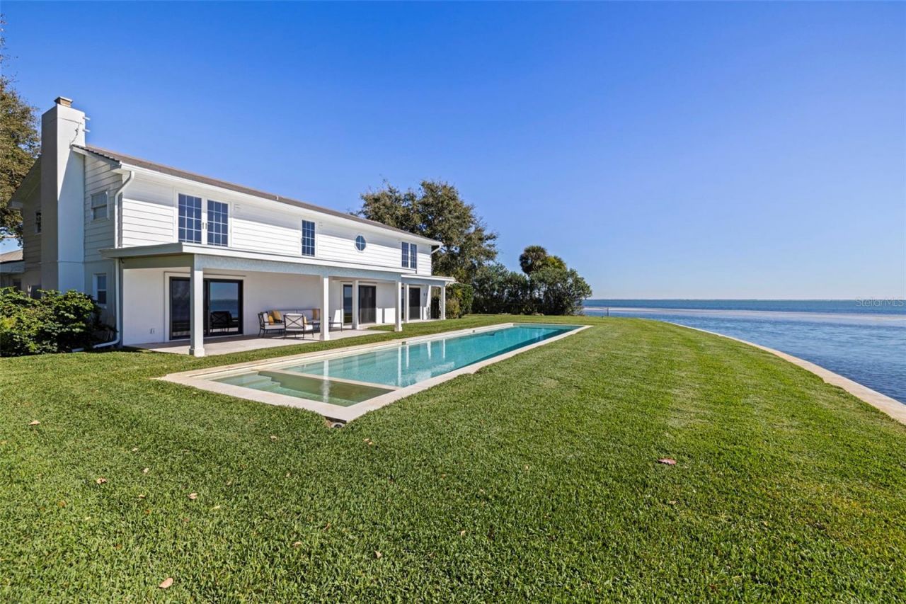 218 Colony Point Road S, Saint Petersburg, FL 33705 Photo