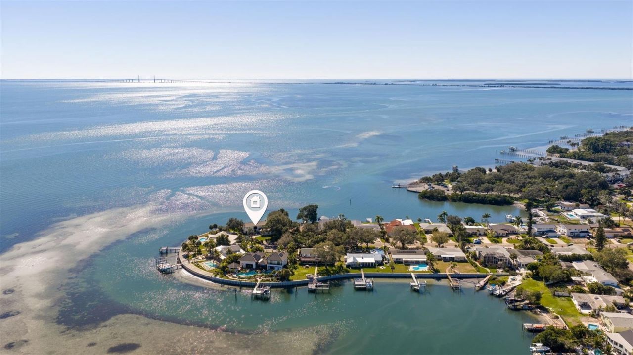 218 Colony Point Road S, Saint Petersburg, FL 33705 Photo